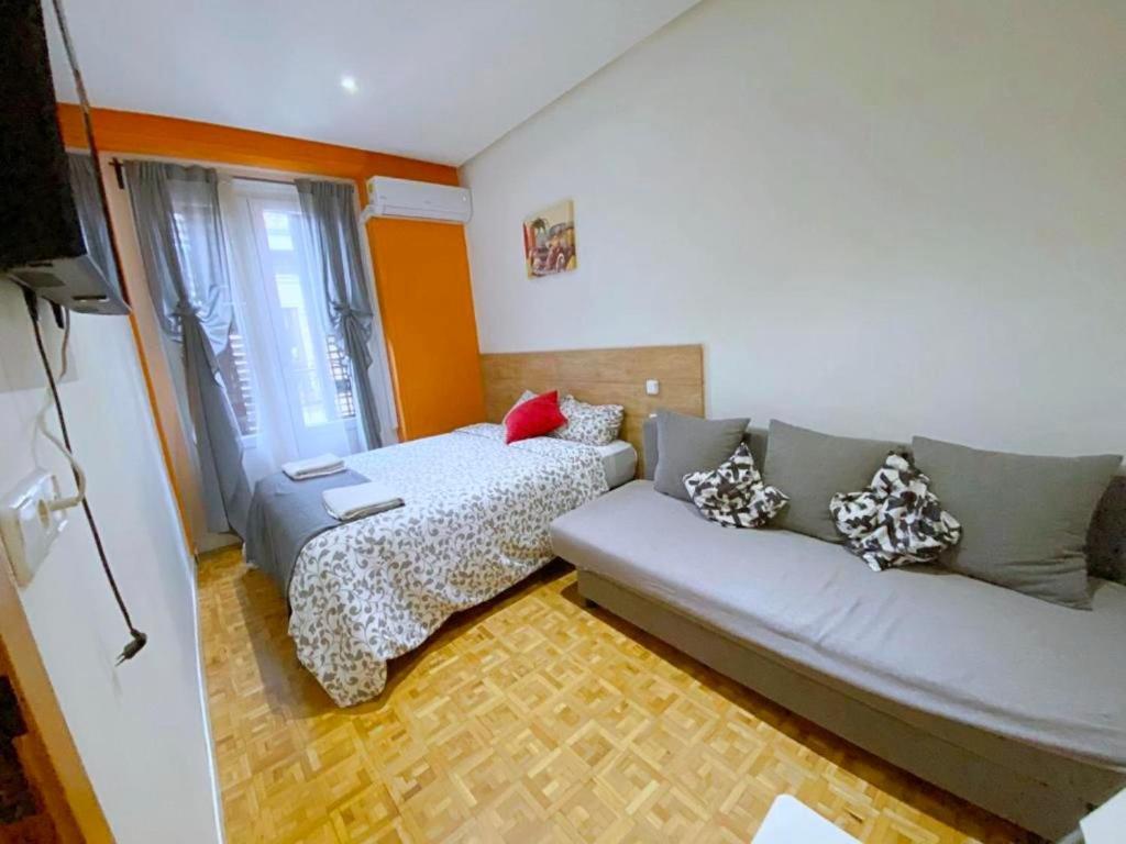 Apartamentos Travelstep La Latina Мадрид Экстерьер фото